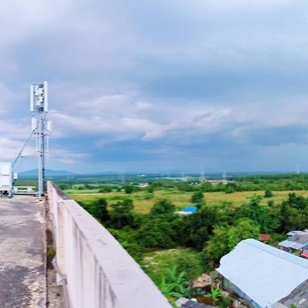 Room 9 Residence (Adults Only) Pluak Daeng Exteriör bild