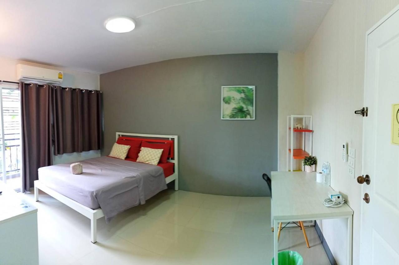 Room 9 Residence (Adults Only) Pluak Daeng Exteriör bild