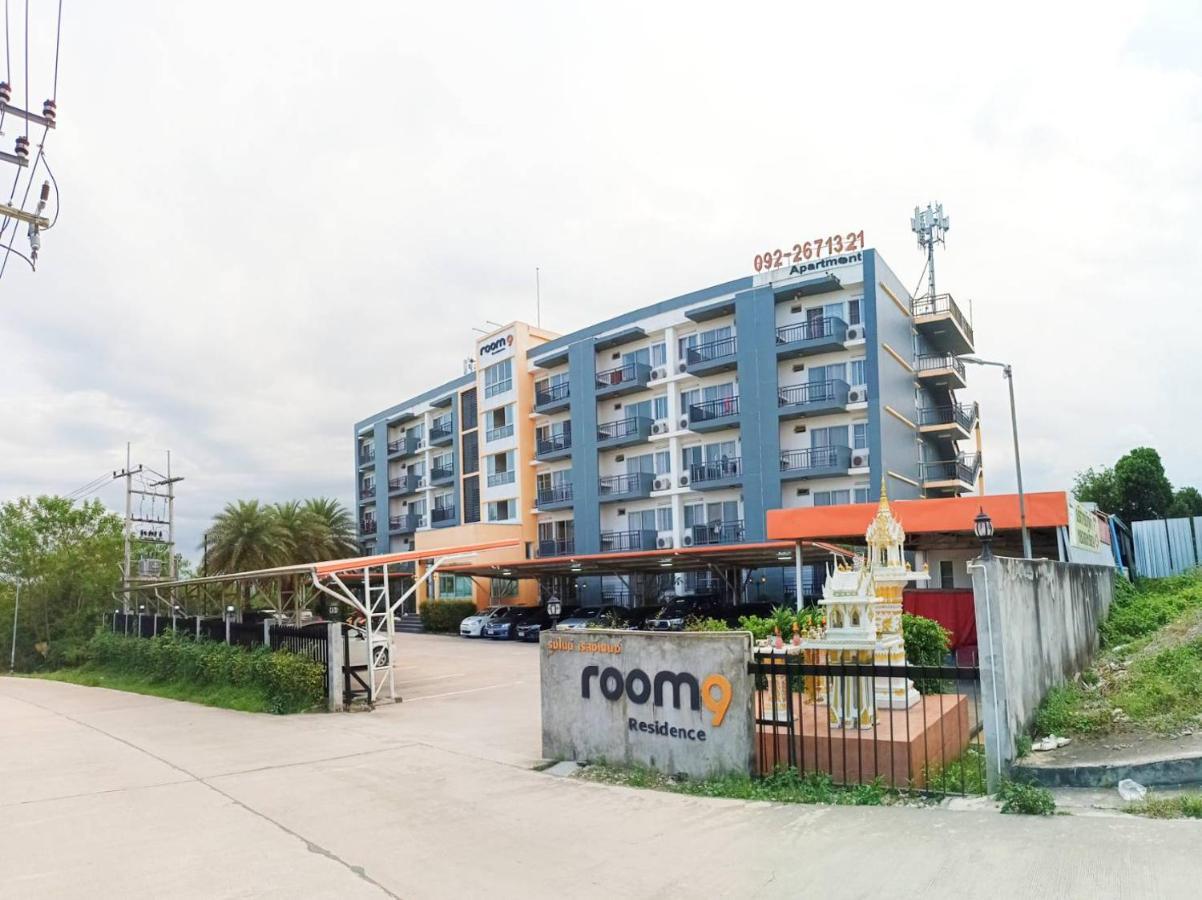 Room 9 Residence (Adults Only) Pluak Daeng Exteriör bild