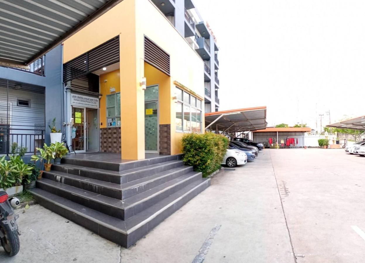 Room 9 Residence (Adults Only) Pluak Daeng Exteriör bild