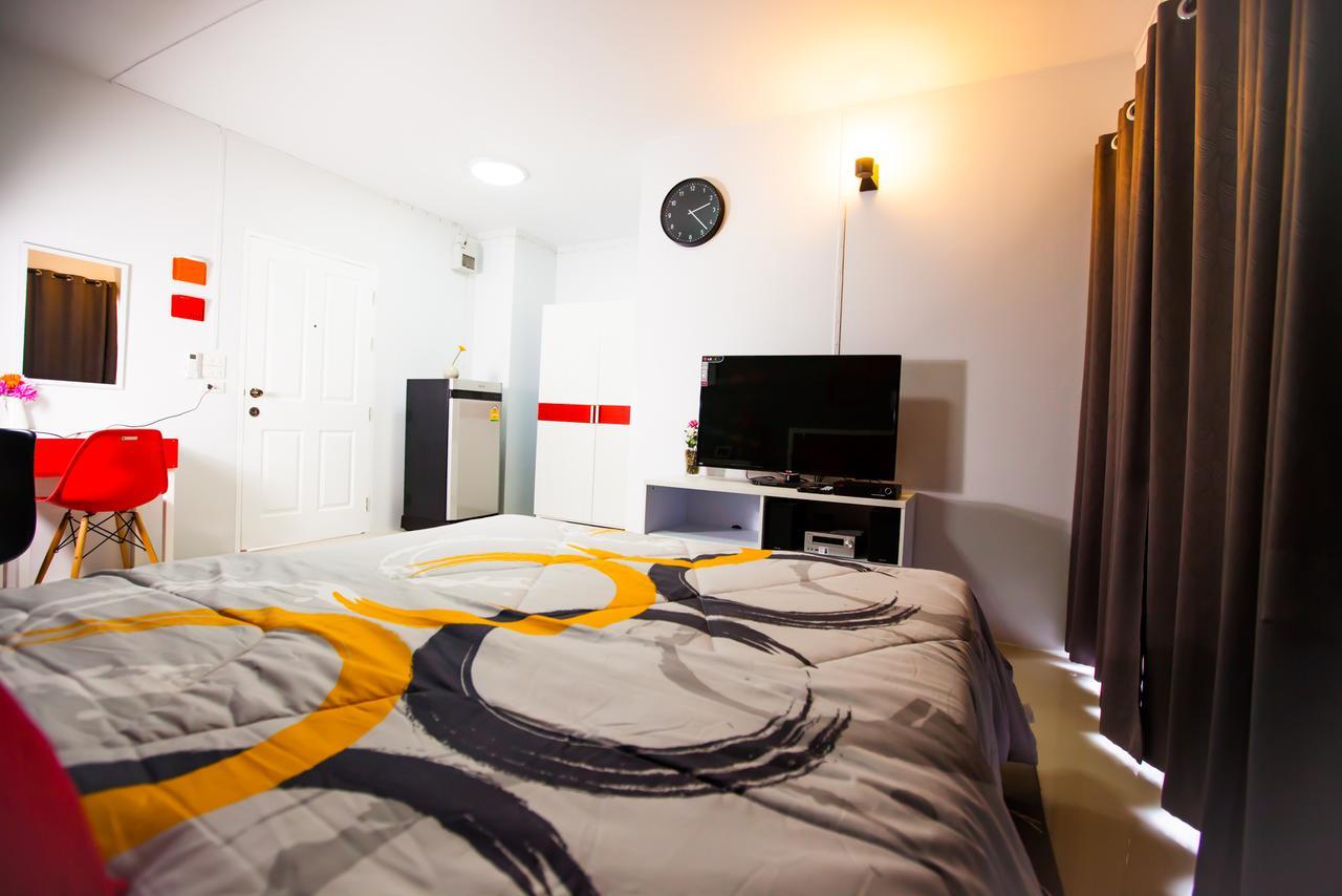 Room 9 Residence (Adults Only) Pluak Daeng Exteriör bild