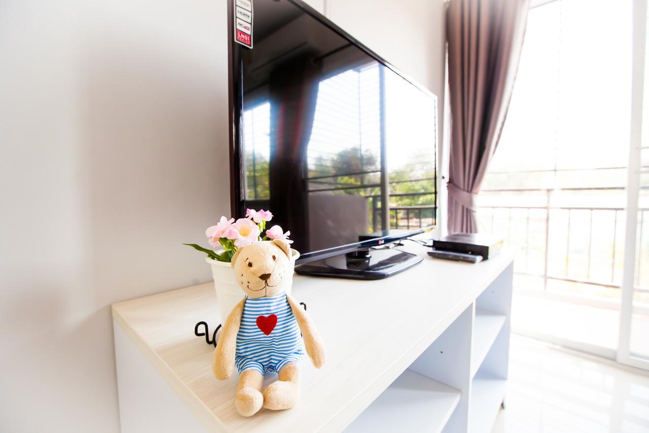 Room 9 Residence (Adults Only) Pluak Daeng Exteriör bild