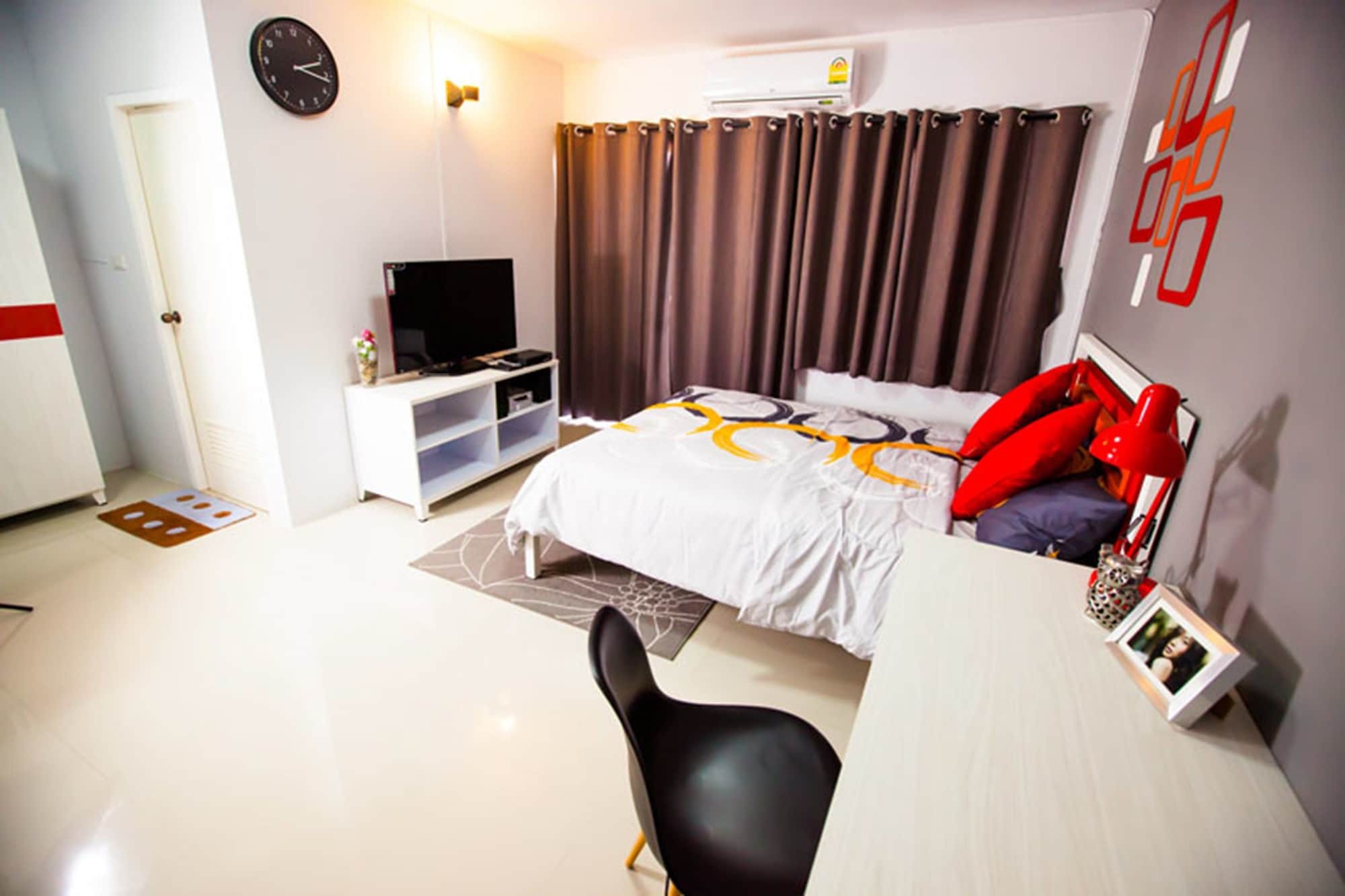 Room 9 Residence (Adults Only) Pluak Daeng Exteriör bild